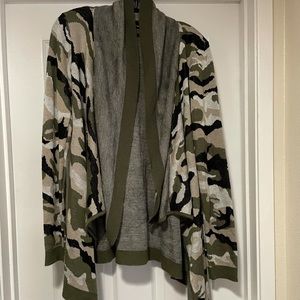 Women’s sweater shawl